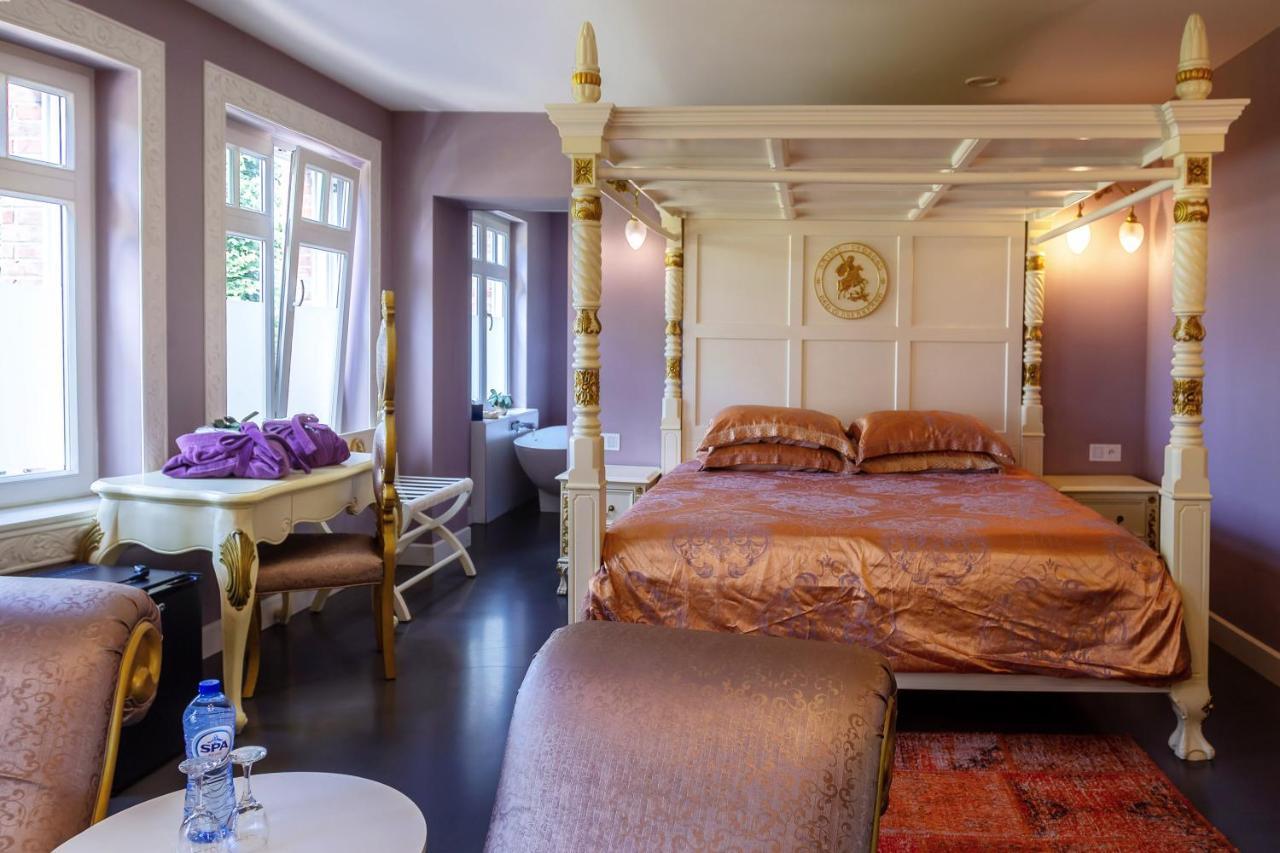 B&B Saint-Georges -Located In The City Centre Of Bruges- Bagian luar foto A suite at the hotel