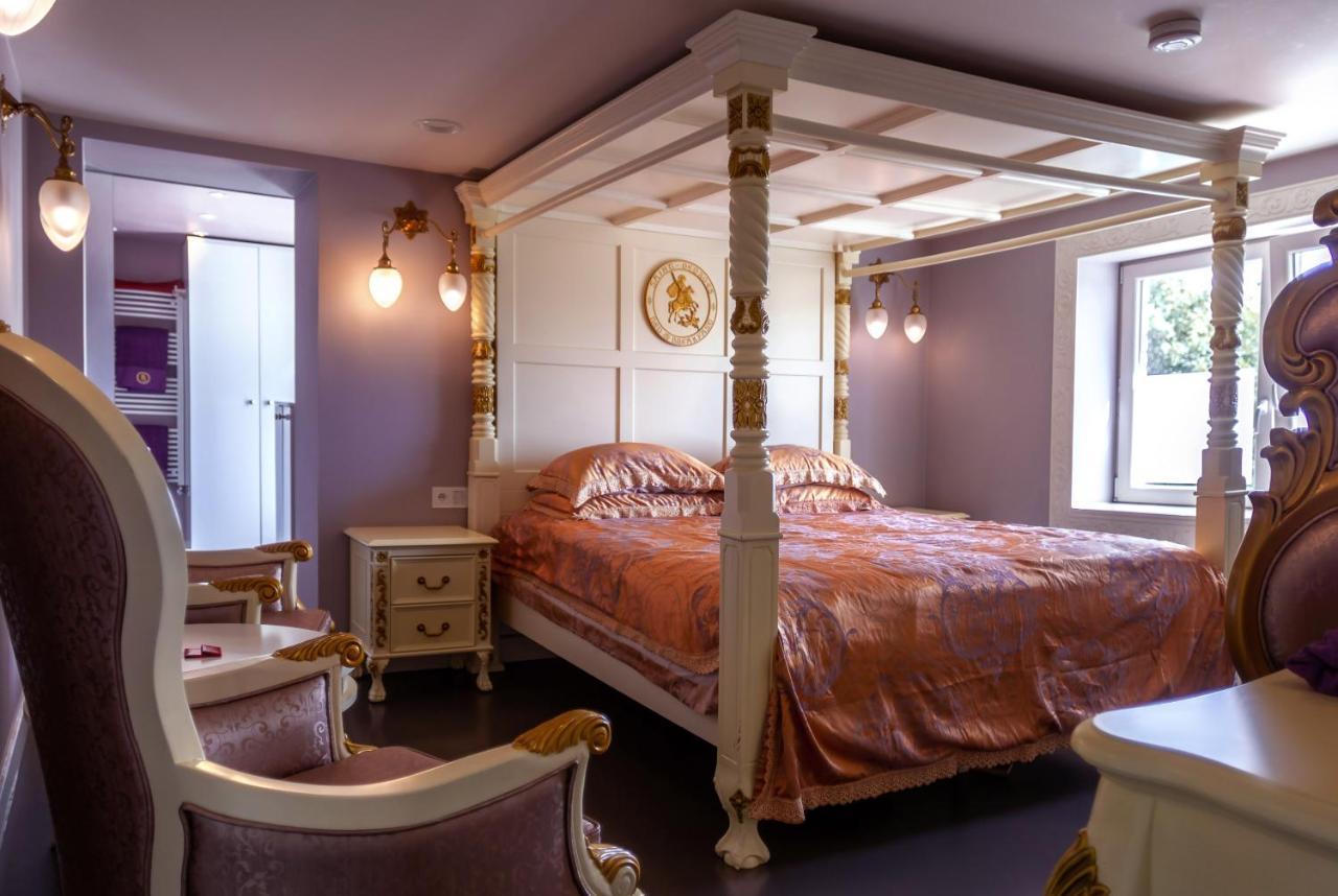 B&B Saint-Georges -Located In The City Centre Of Bruges- Bagian luar foto A bedroom at the hotel