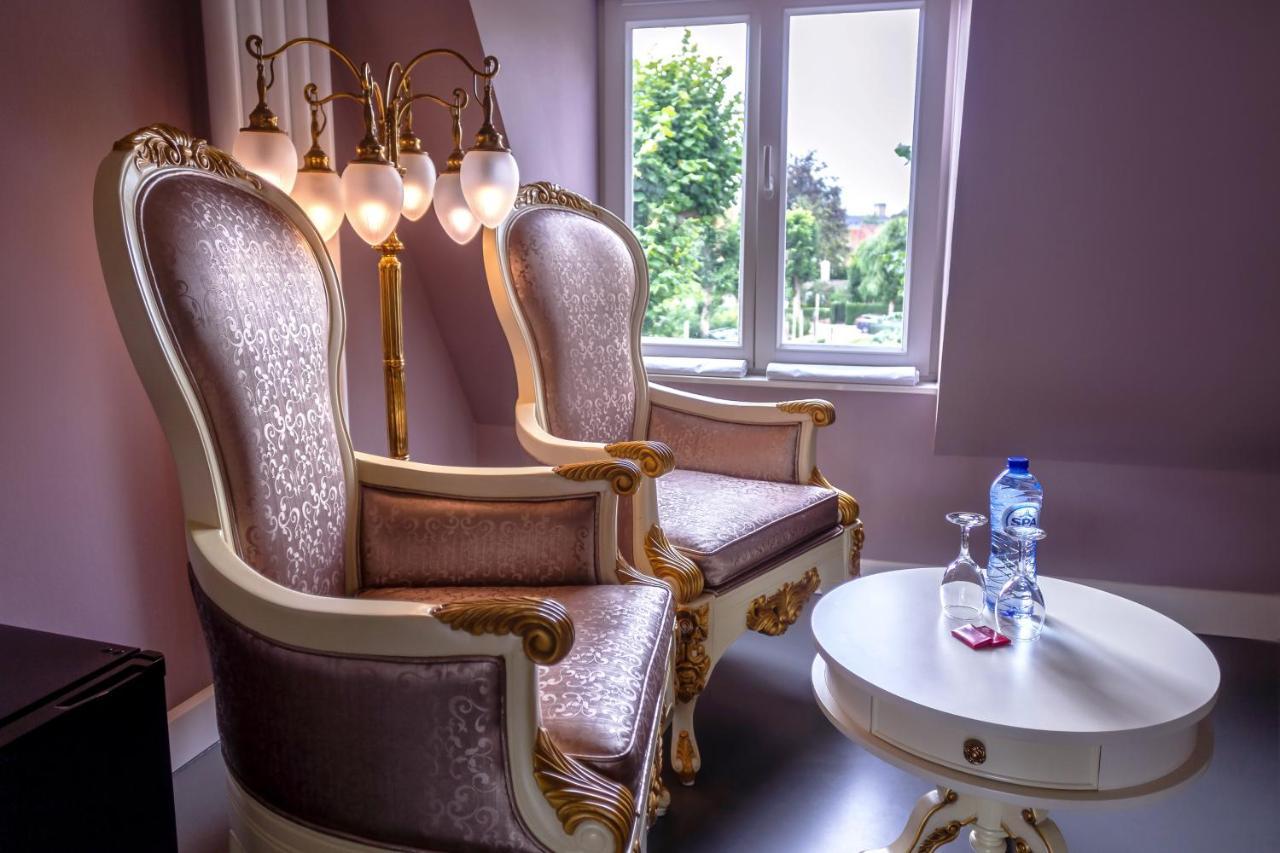 B&B Saint-Georges -Located In The City Centre Of Bruges- Bagian luar foto A 3D rendering of a room